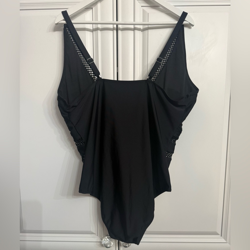 Women’s Plus Size 2XL Mesh Plunge Black One-Piece Swimsuit Padded Bra Adjustable - Picture 5 of 10